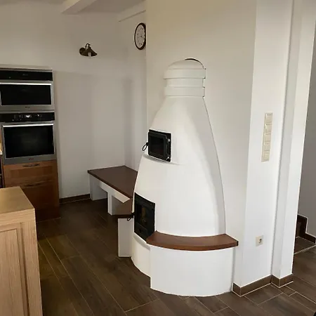 וילה Borbora Borhaz