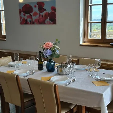 וילה Borbora Borhaz *