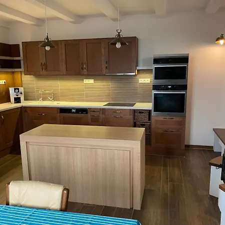 וילה Borbora Borhaz *